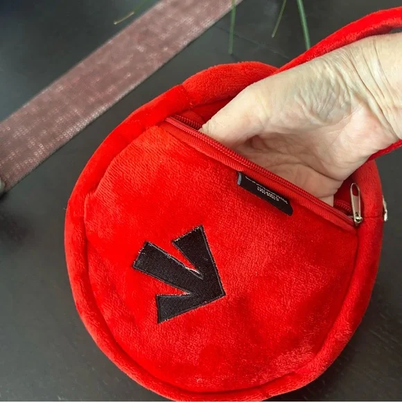 Angry Birds Red Plush Kids Purse and Black Bomb 2010 Commonwealth Stuffed Toy - Picture 5 of 11